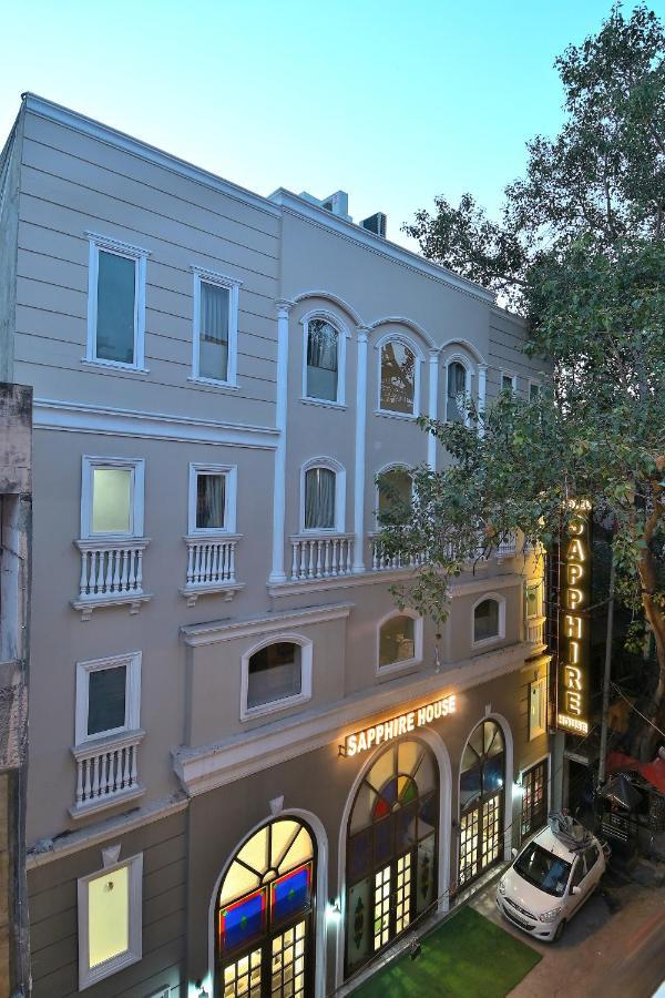 Hotel Sapphire House - 3 Mins Walk From Metro And 5 Mins From Rail Station New Delhi Bagian luar foto